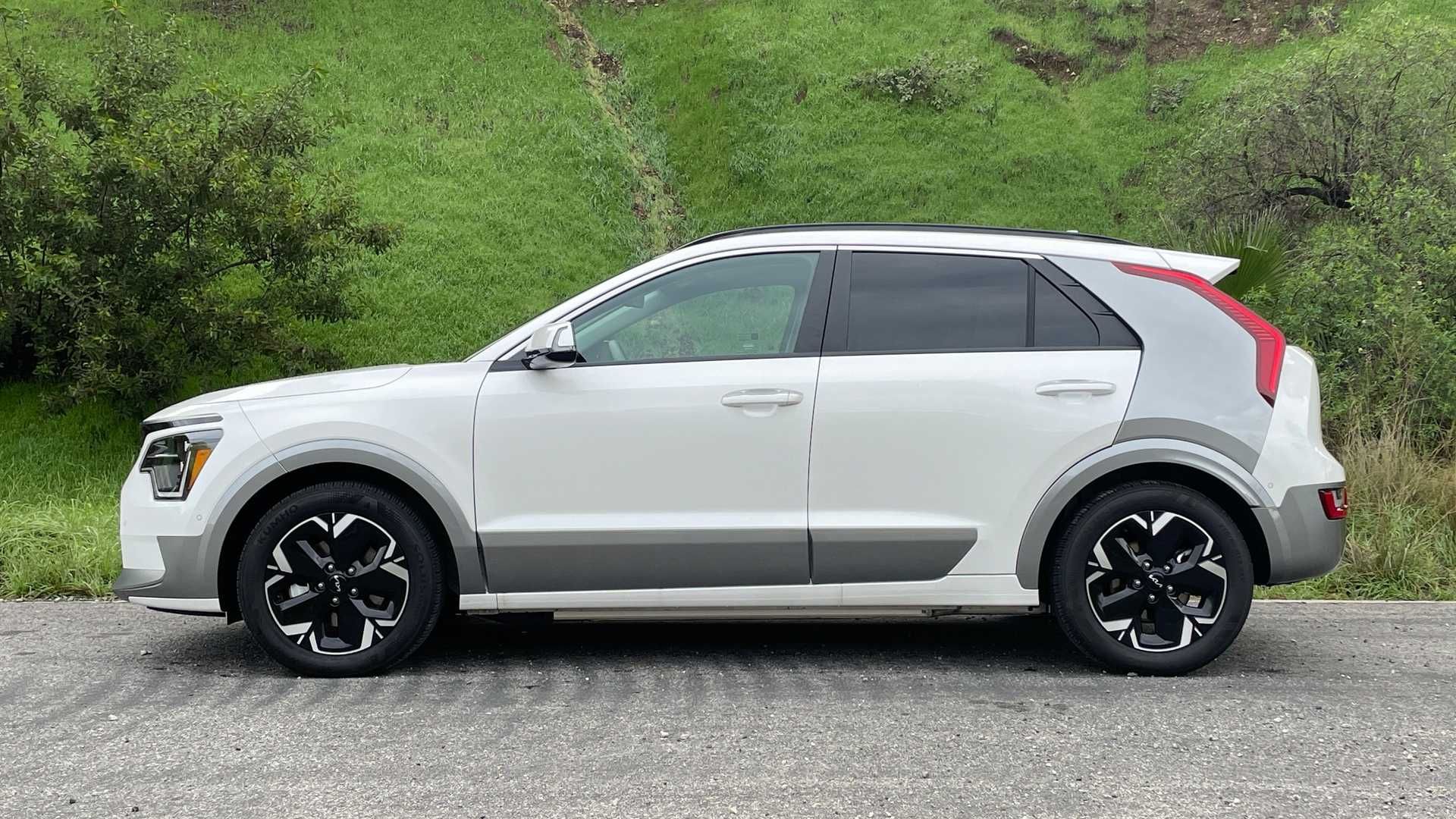 Hông xe Kia