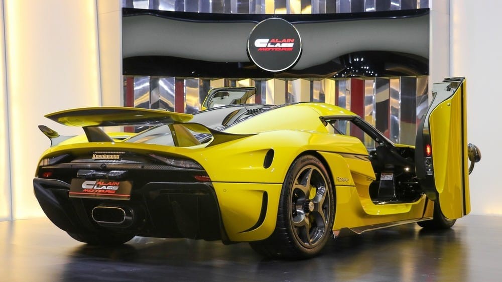 Toàn bộ đuôi xe của Koenigsegg Regera bằng carbon