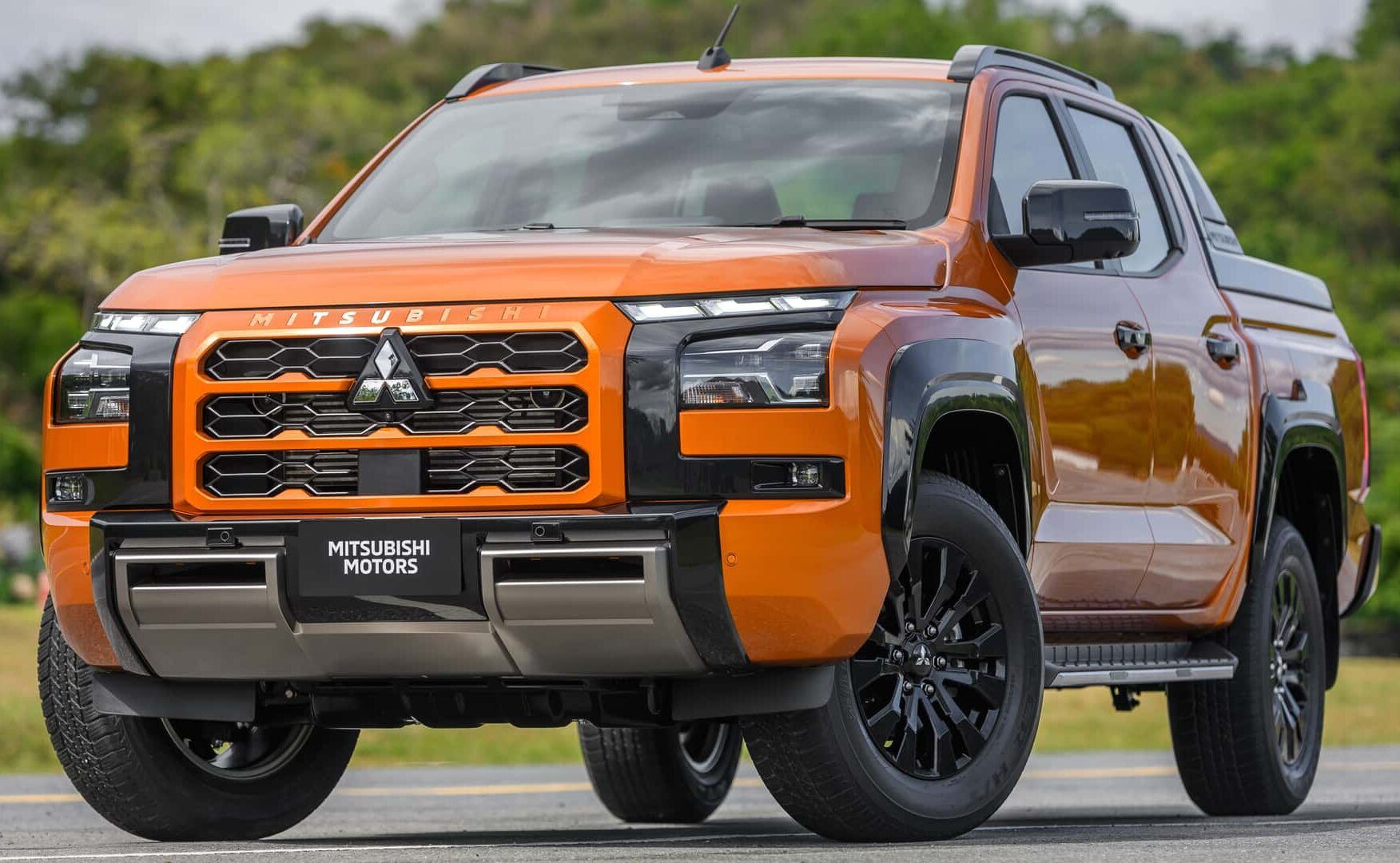 Mitsubishi Triton 2024: Một bước tiến vượt trội với khung gầm cứng hơn và động cơ diesel mới