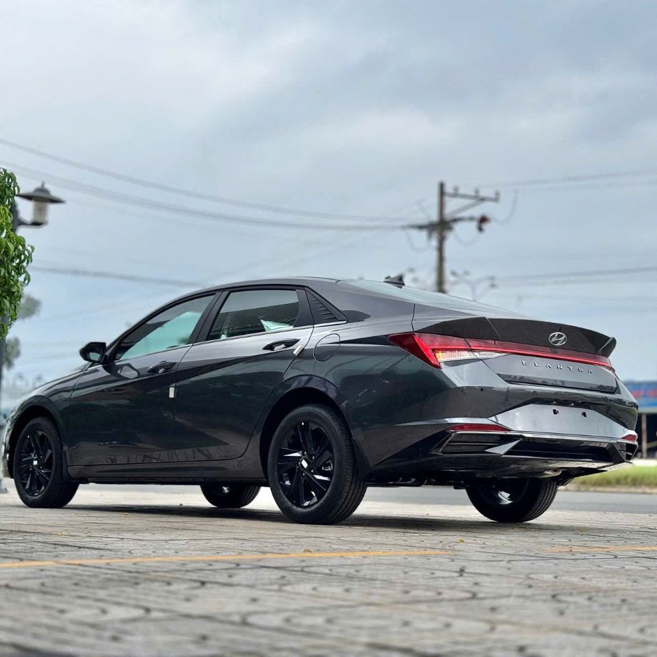 Cần bán nhanh – Hyundai Elantra 1.6 Đặc Biệt 2025