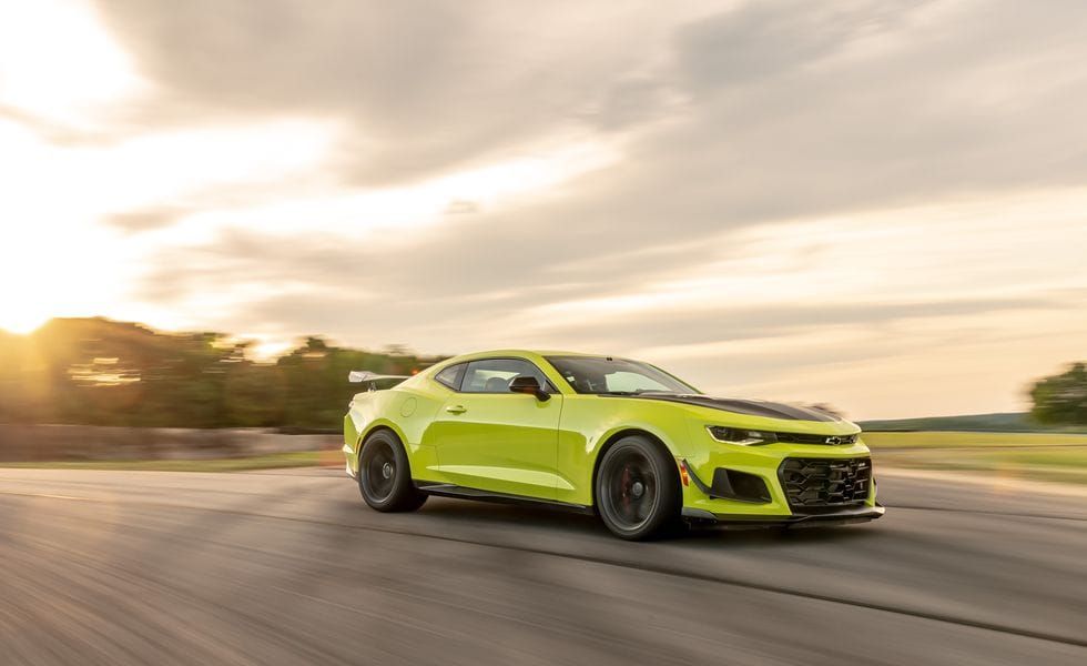 Chevrolet Camaro ZL1 2022 Đánh giá: Thông số, Giá xe và Hình ảnh.