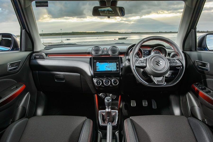 Nội thất Suzuki Swift Sport 2023