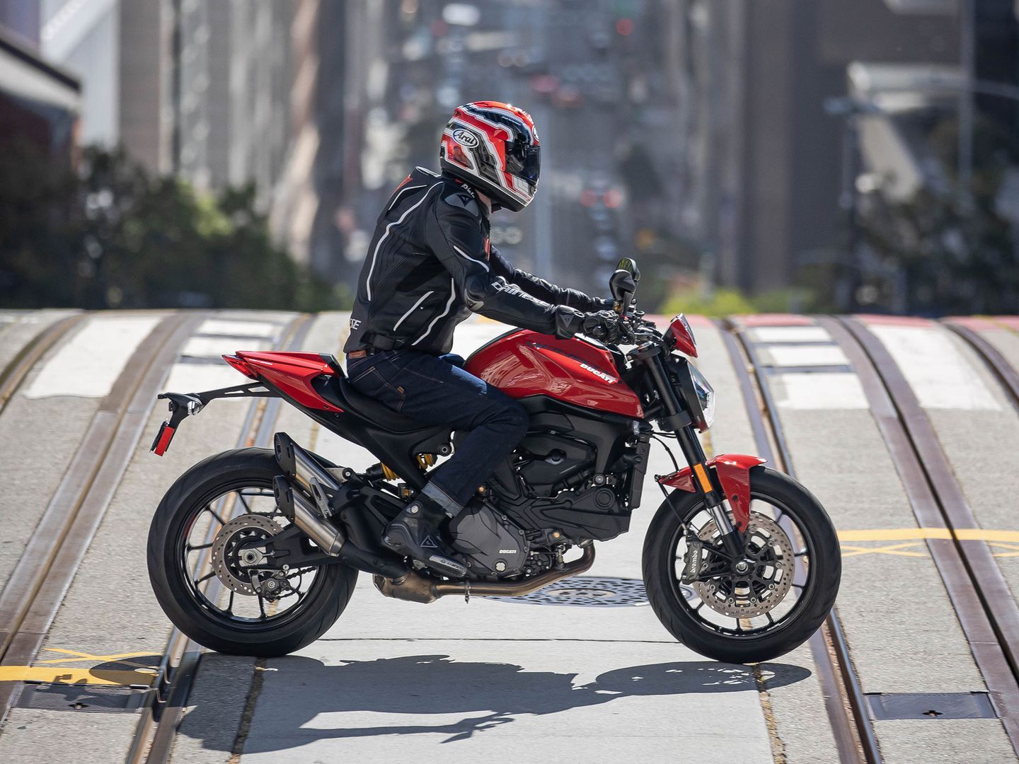 Giá xe Ducati Monster 2021