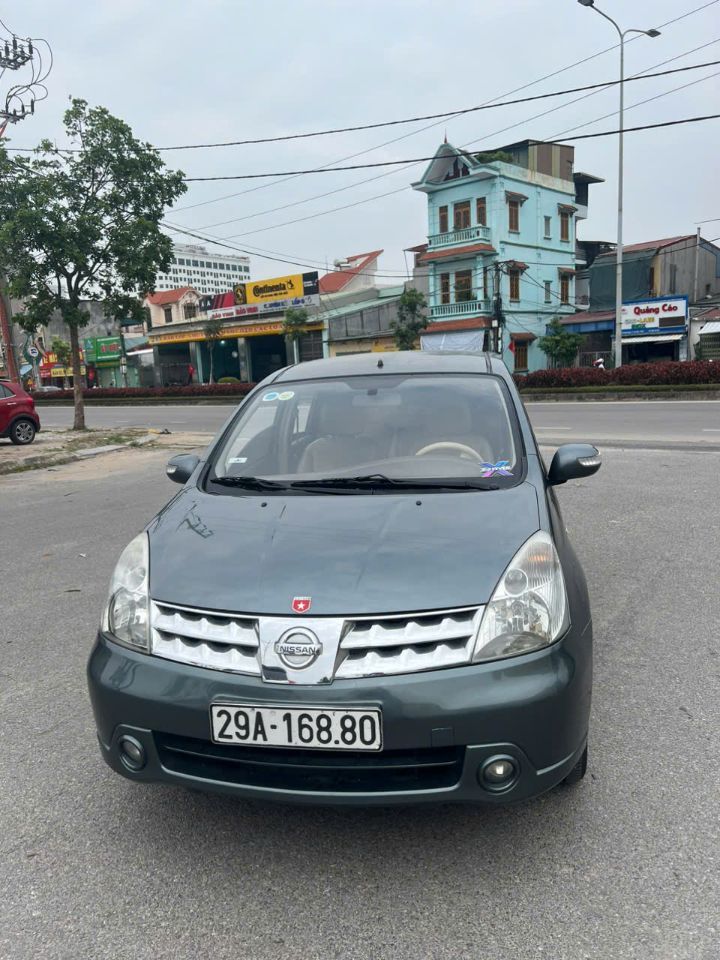 BÁN XE  NISAN LIVINA SẢN XUẤT NĂM 2010