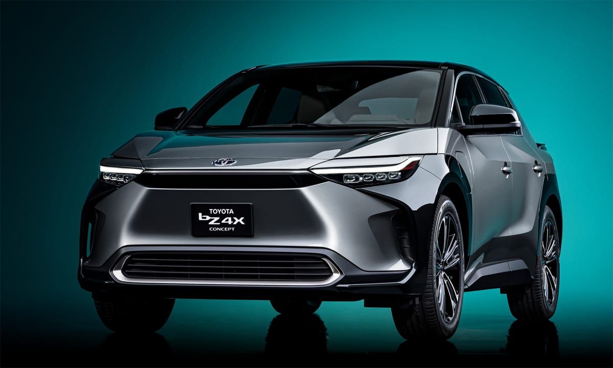 Toyota bZ4X - Mẫu concept xe điện hợp tác phát triển với Subaru chính thức ra mắt