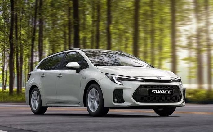 Suzuki Swace 2023 với hiệu suất cao hơn và công nghệ mới hơn Toyota Corolla Twin