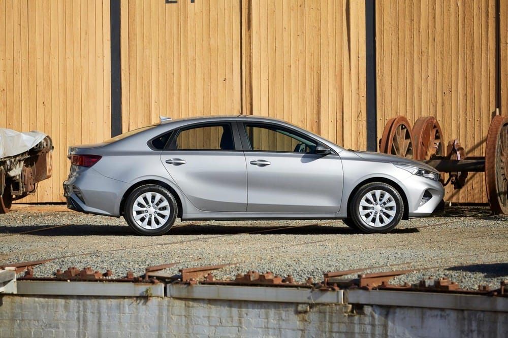 Kia Cerato 2022 bản S chỉ được trang bị vành thép 16 inch Bản S chỉ được trang bị vành thép 16 inch