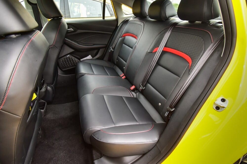 Hàng ghế sau của MG5 2021 ... và hàng ghế sau của MG5 2021