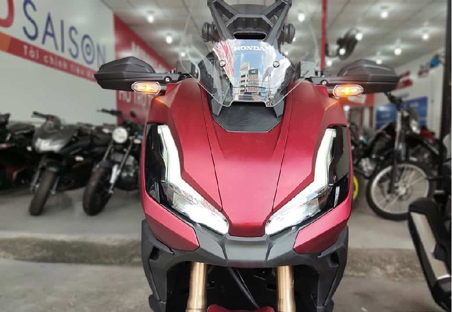 mặt trước Honda ADV 350