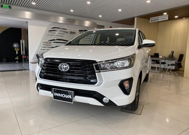 Toyota Innova -2