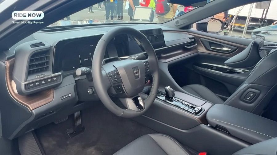 Nội thất Toyota Crown FCEV 2024