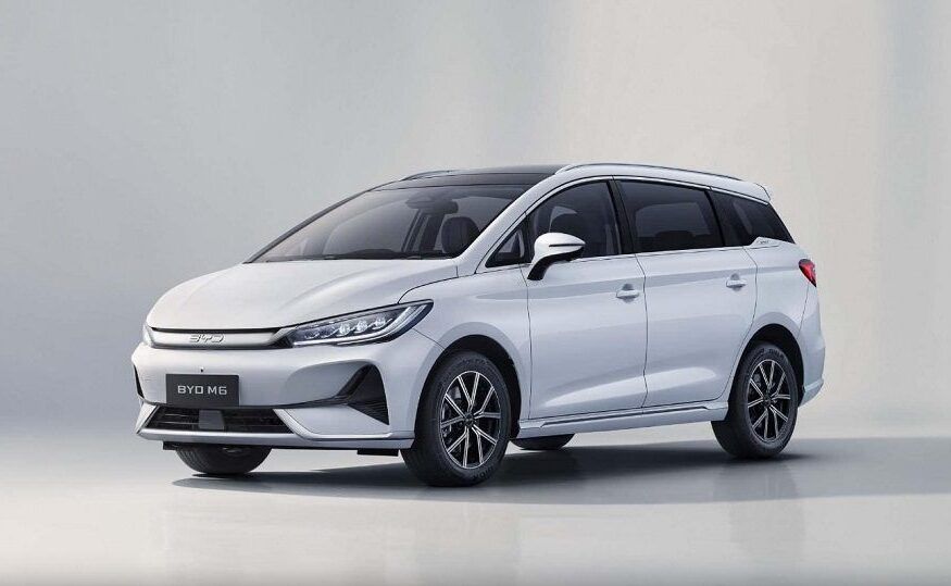 BYD M6