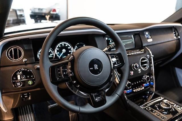 Rolls-Royce Cullinan Trang thiết bị ROLLS – ROYCE CULLINAN 2021