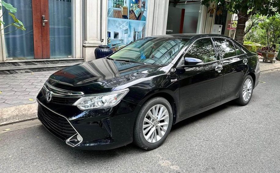Bán TOYOTA Camry 2.0 Model 2018  cũ