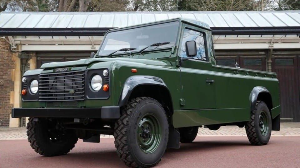 Đây là chiếc Land Rover Defender TD5 đã đưa Hoàng tế Philip - phu quân Nữ hoàng Anh - tới nơi yên nghỉ