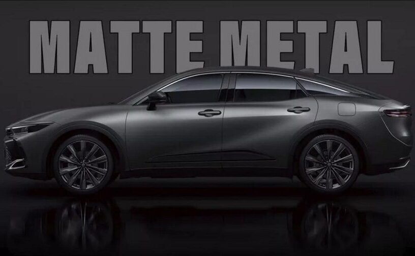 Thân xe Toyota Crown “Matte Metal”