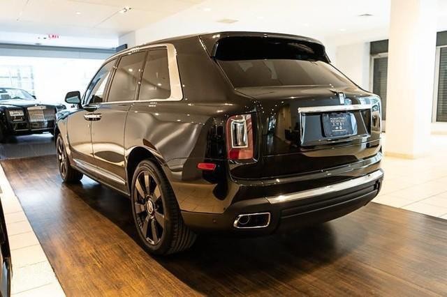 Rolls-Royce Cullinan Ngoại thất ROLLS – ROYCE CULLINAN 2021-5
