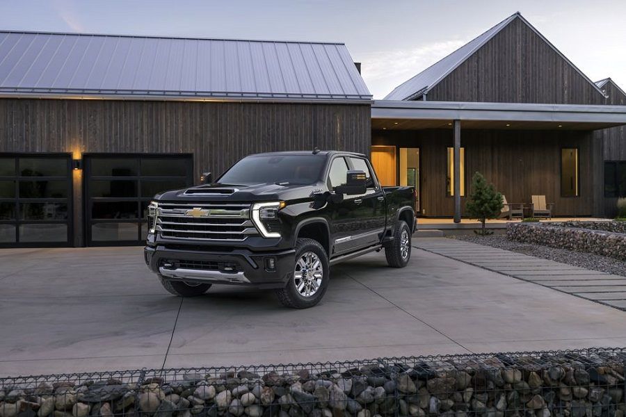 Chevrolet Silverado HD 2024 với ngoại hình, nội thất sang trọng và động cơ Diesel mới