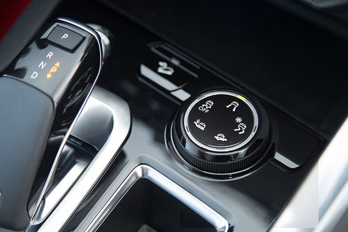 tien-nghi-Peugeot-5008