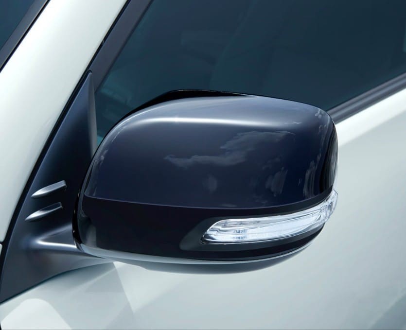 Vỏ gương ngoại thất của Toyota Land Cruiser Prado 70th Anniversary 2021 Ốp gương ngoại thất...