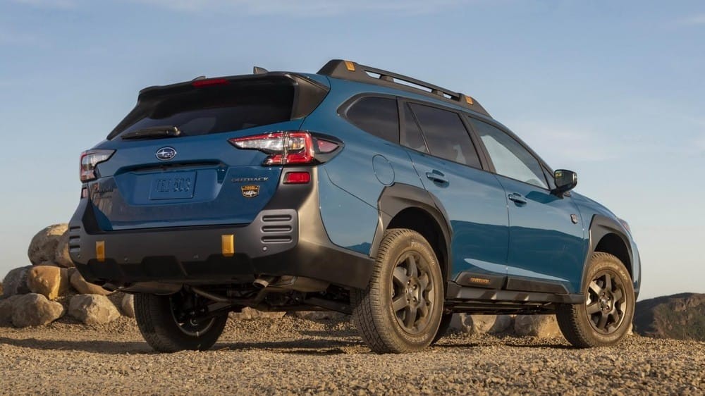 Subaru Outback Wilderness 2022 có góc tiếp cận, góc thoát và góc leo dốc tăng lên