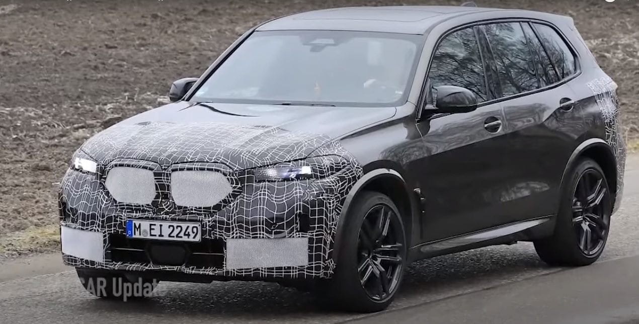 BMW X5 M 2023 sự khác biệt từ trước ra sau (mặt trước, hệ thống,...)