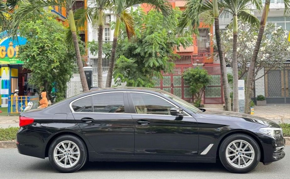 Cần bán BMW 520i nhập khẩu
