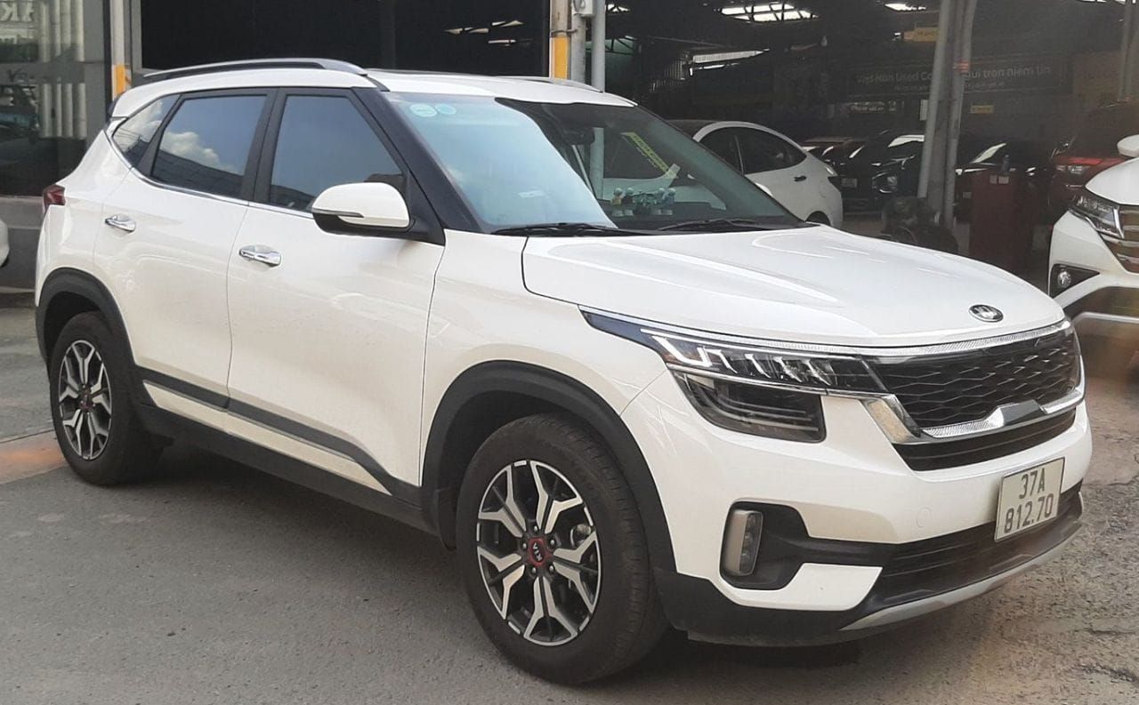 Kia Seltos Premium 2020 đi 31000km màu trắng giá 718tr