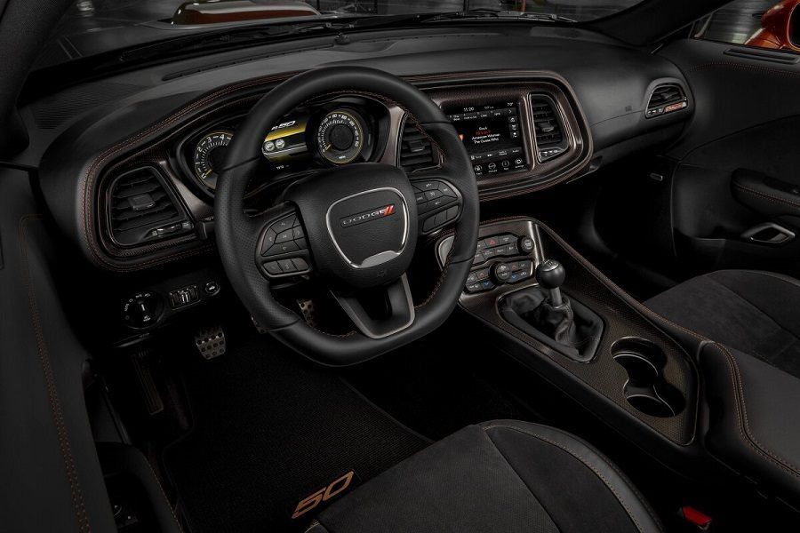 Nội thất Dodge Challenger SXT