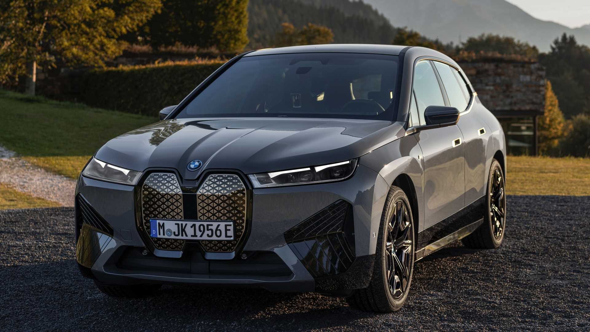 Thông số BMW iX M60 2023