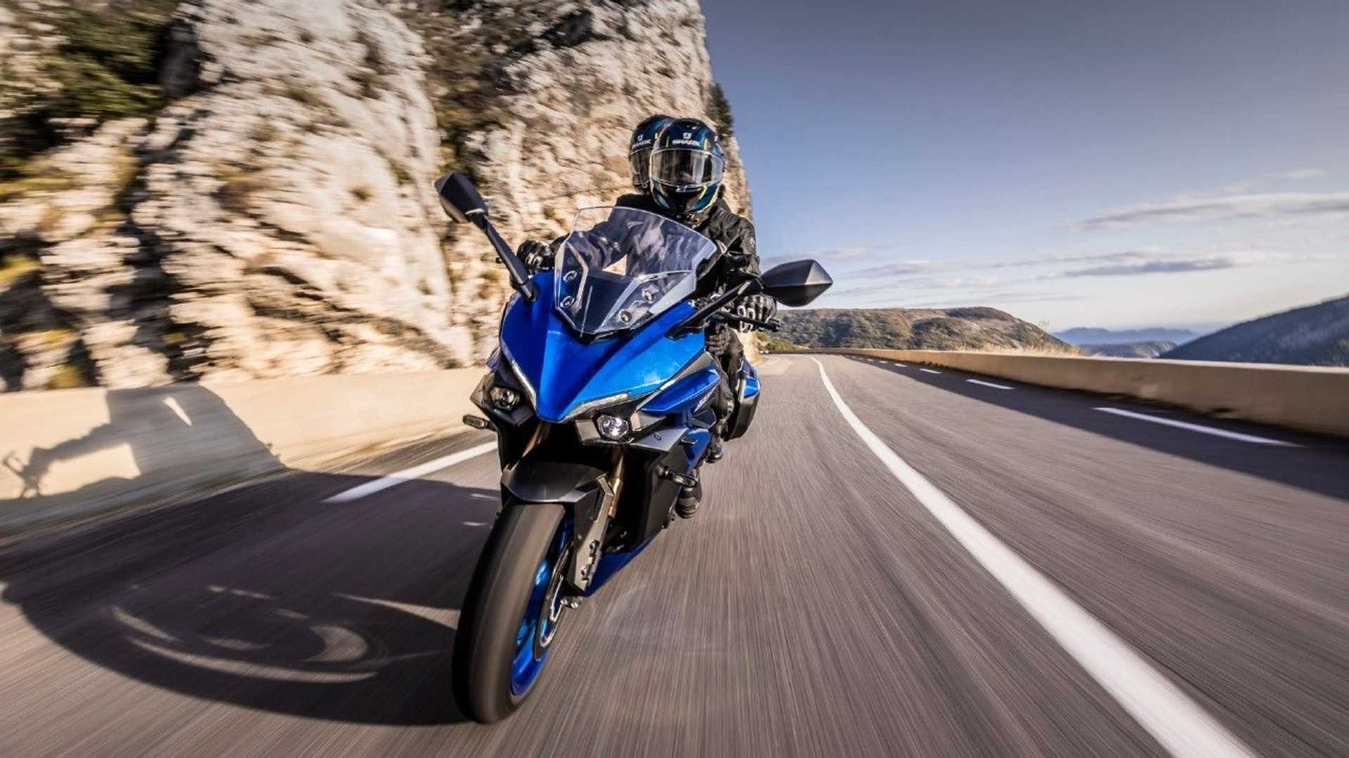 Suzuki GSX-S 1000GT 2022 ra mắt