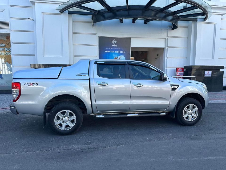 Ford Ranger 2013 cũ XLT xe đẹp