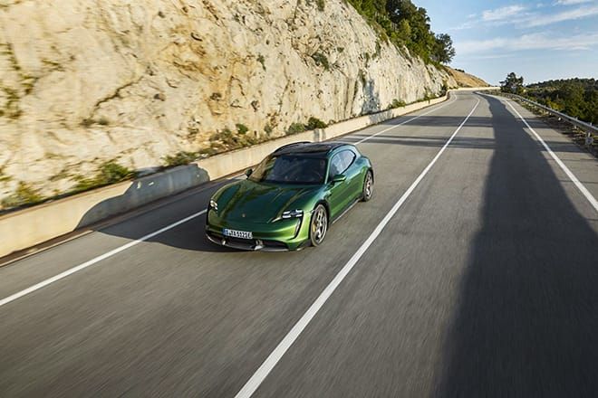 Porsche Taycan Cross Turismo-4