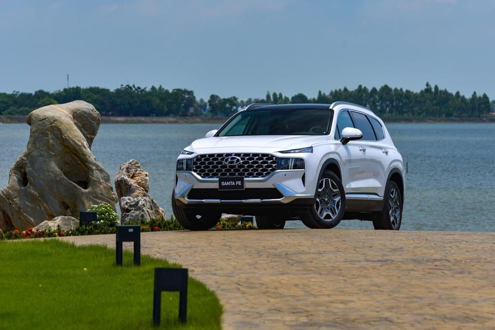 Hyundai Santa Fe 2021 ra mắt Việt Nam: giá hơn 1 tỷ đồng, nhiều công nghệ quyết đấu từ crossover cho tới SUV