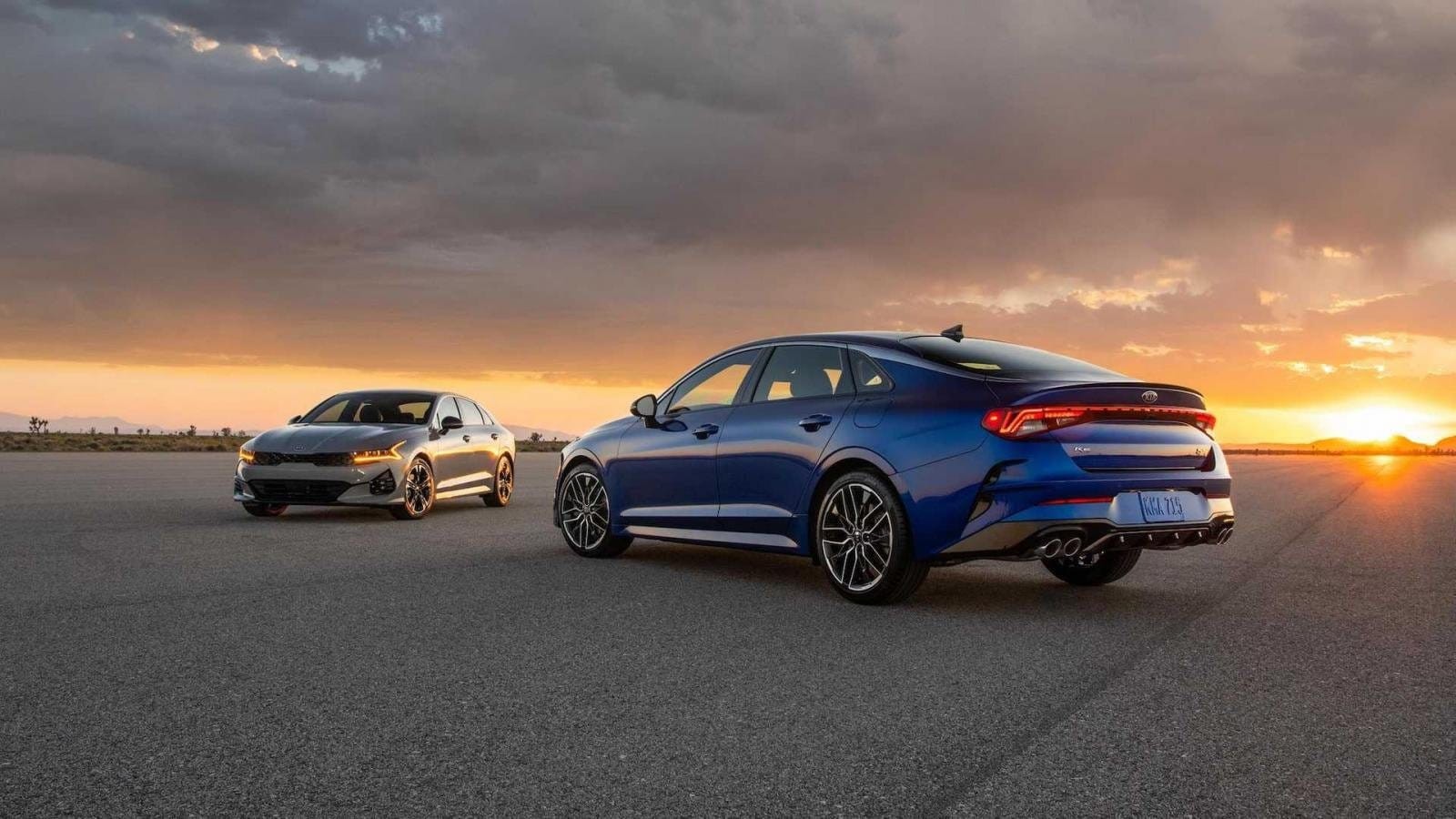 Kia K5 2021 giá khởi điểm 544 triệu
