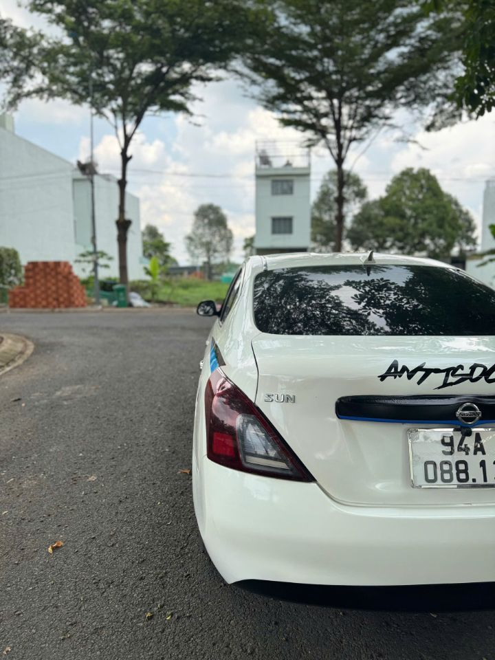 Chính chủ bán xe Nissan sunny 2015 số sàn