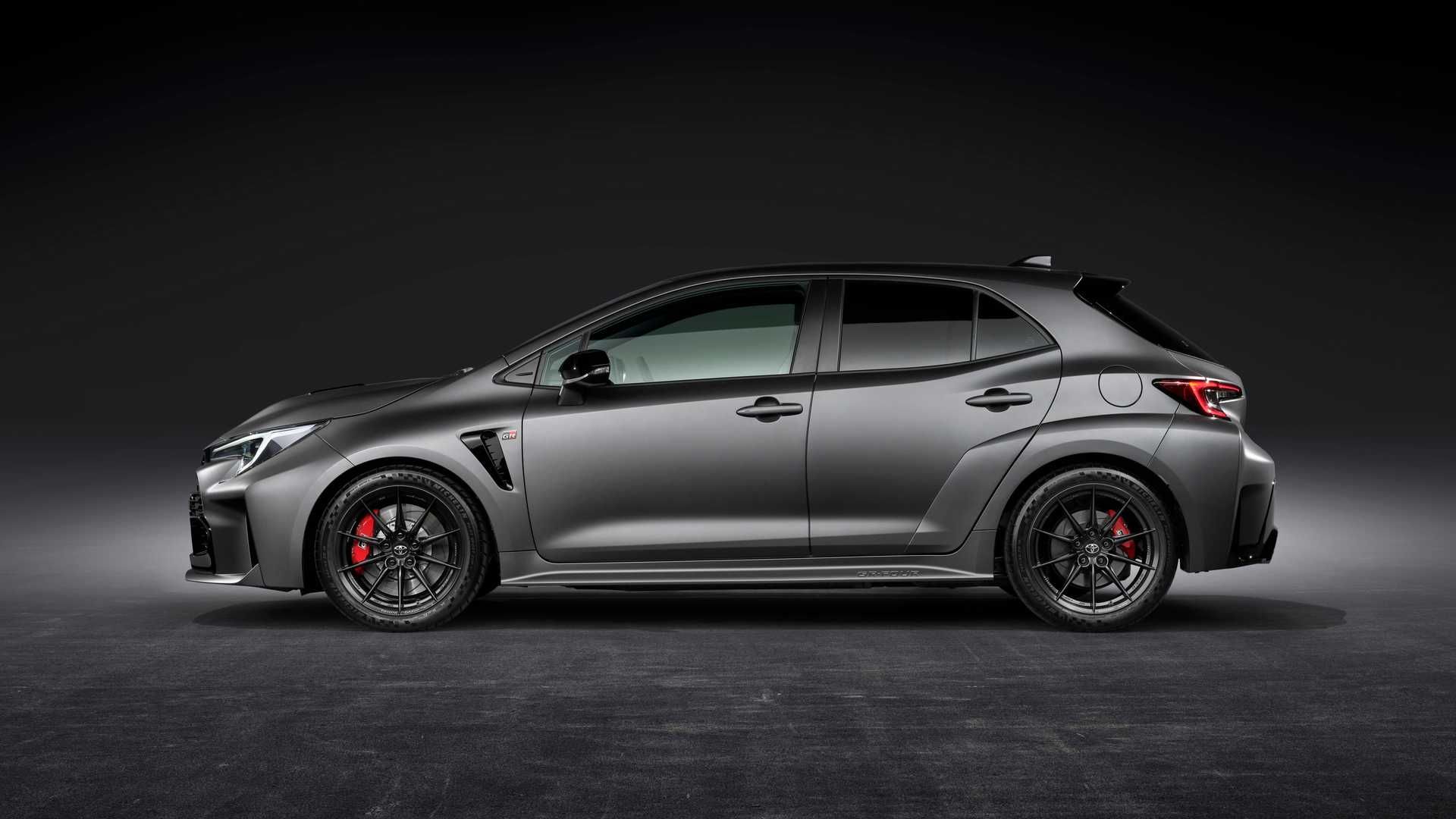 thân xe Toyota Corolla 2023