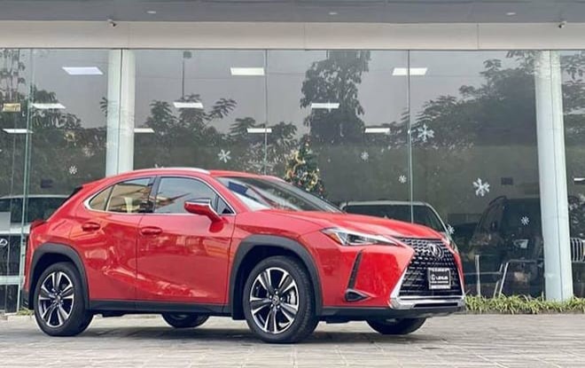 Cận cảnh Lexus UX 2020 vừa về Việt Nam, giá khoảng 2 tỷ đồng