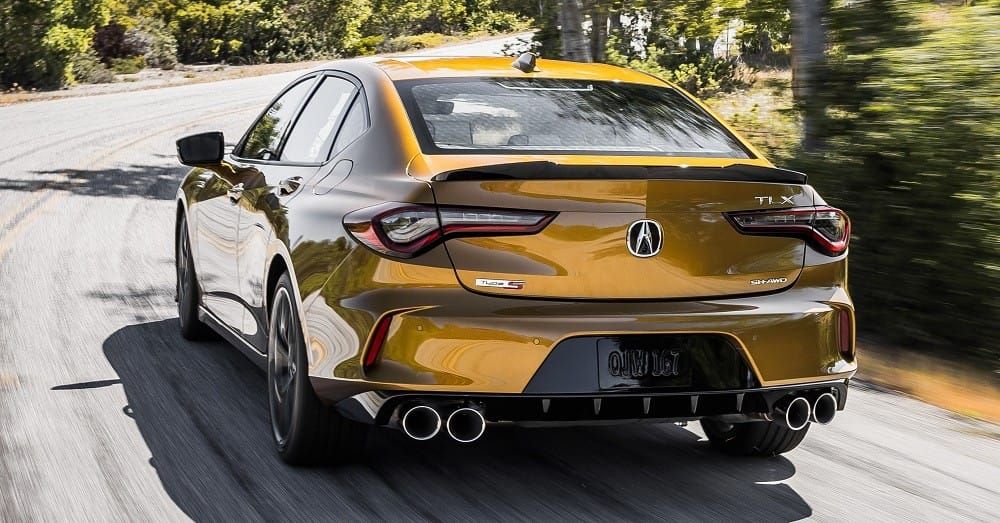 Acura TLX 2021 nhìn từ phía sau