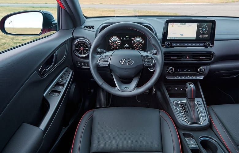 Khoang lái hiện đại và thể thao