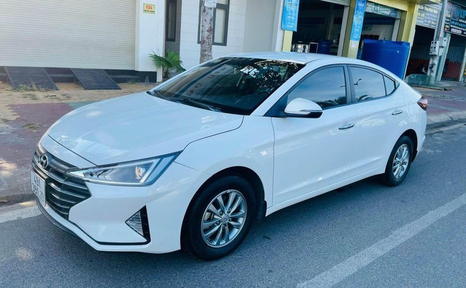 Cần bán Elantra 2021 cũ
