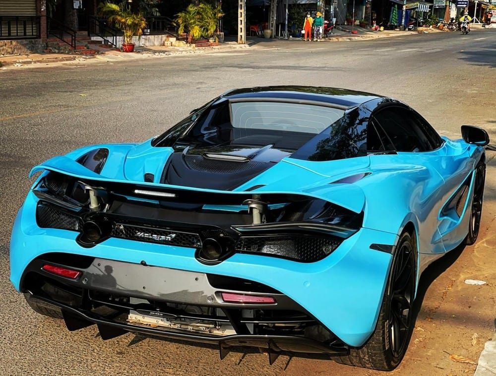 Siêu xe McLaren 720S Spider lúc đóng mui Siêu xe McLaren 720S Spider lúc đóng mui