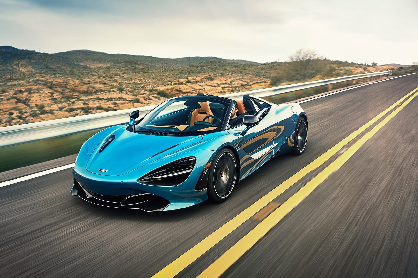 McLaren 720S Spider màu đen độc nhất Việt Nam được thay đổi phong cách sang xanh ngọc nổi bật