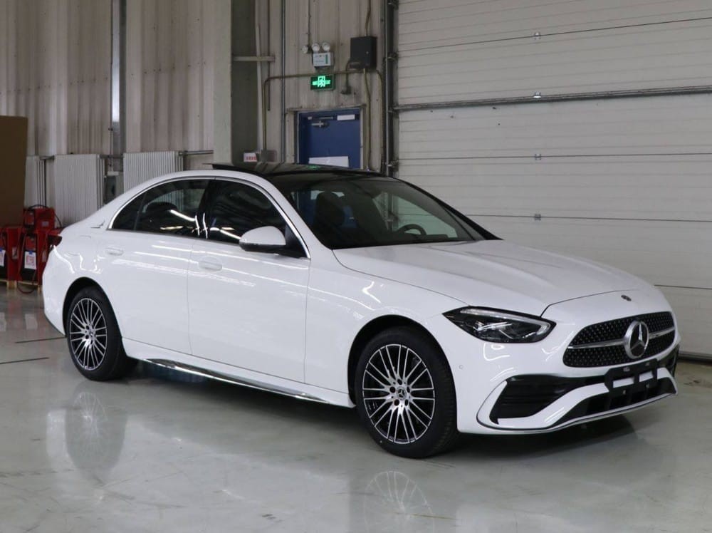 Mercedes-Benz C-Class L 2021 dùng vành đa chấu Mercedes-Benz C-Class L 2021 dùng vành đa chấu