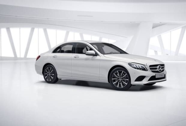 Mercedes C200 Class màu trắng tinh khôi