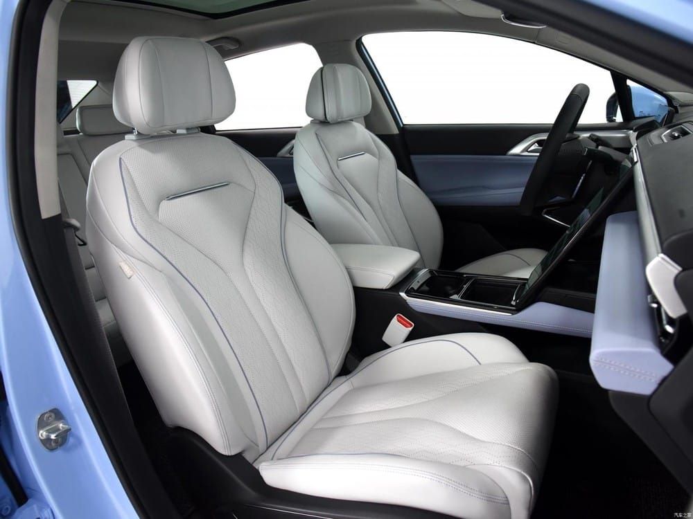 Sedan điện Xpeng P5 2021 chính thức được bán với giá khởi điểm 569 triệu đồng