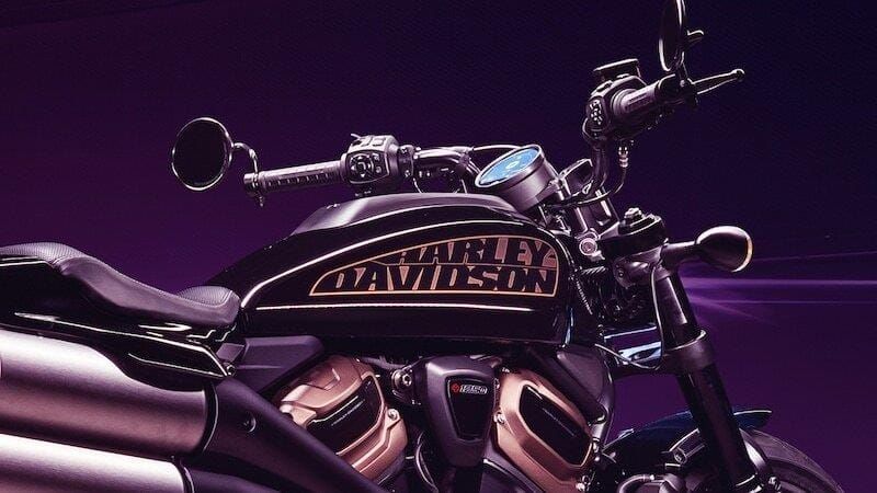Sportster S 2021 sở hữu bình xăng lớn 11 lít, màn hình TFT màu 4 inch Sportster S 2021 sở hữu bình xăng lớn 11 lít, màn hình TFT màu 4 inch