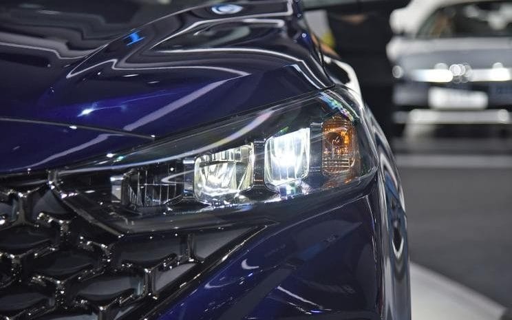 Cụm đèn pha hiện đại hơn của Hyundai ix35 2021 Cụm đèn pha hiện đại hơn...