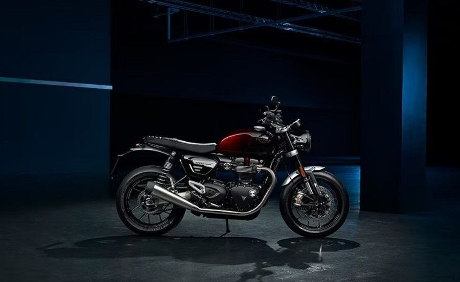 Thân xe Triumph Stealth Edition 2024