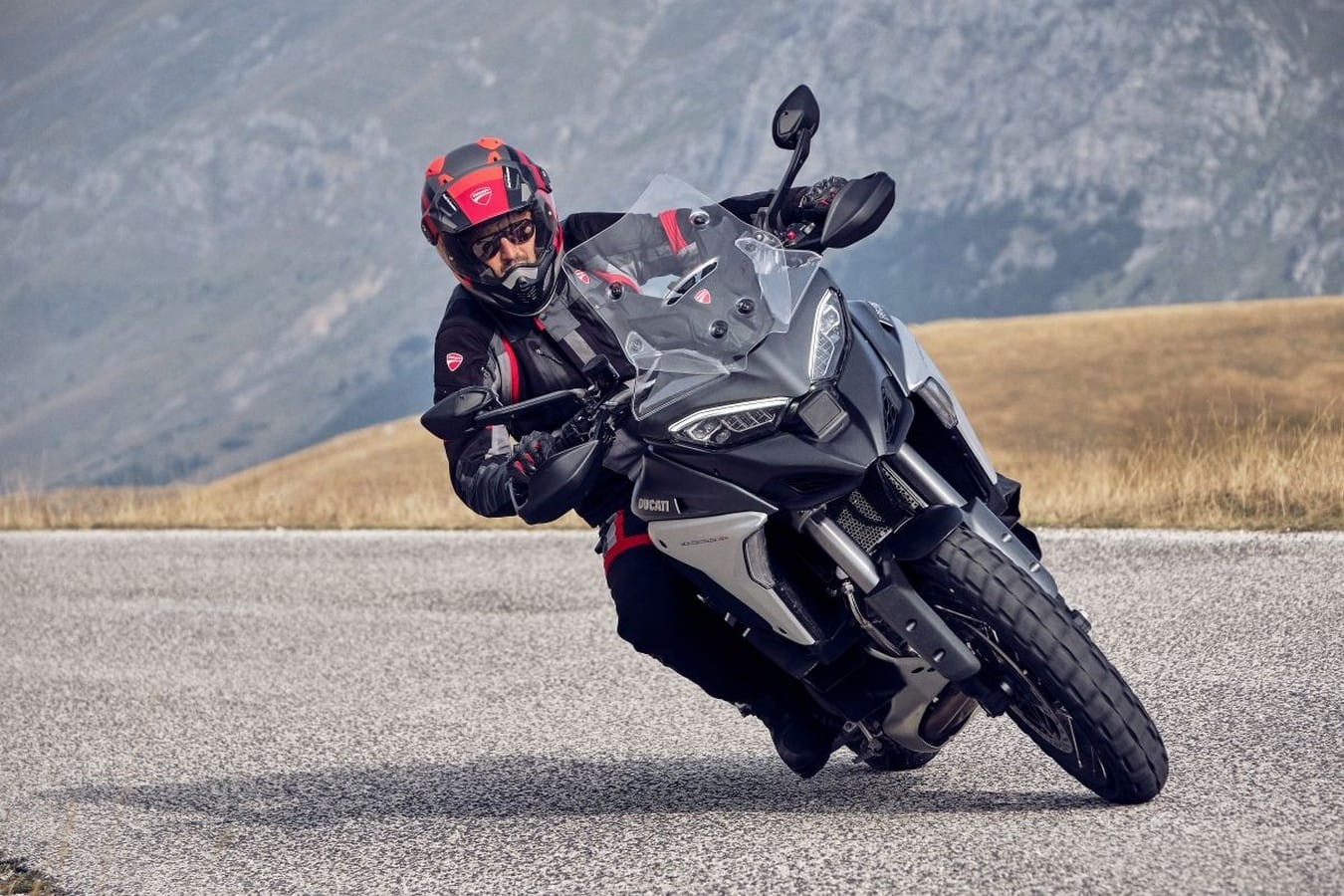 Ducati Multistrada V4 2021.